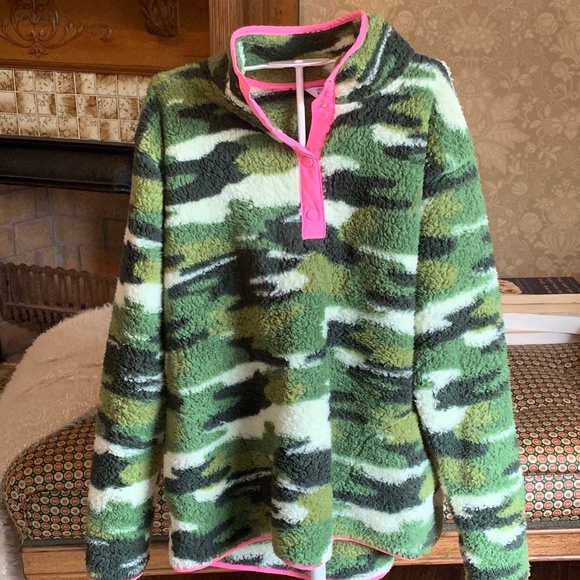 Crown and ivy Camo Sherpa. Worn once. - Picture 1 of 4